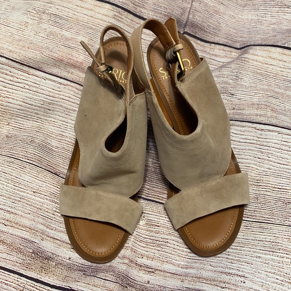 NWOT leather chunky heel sandals - Picture 2 of 7